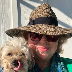 Meet your Posher, Carol